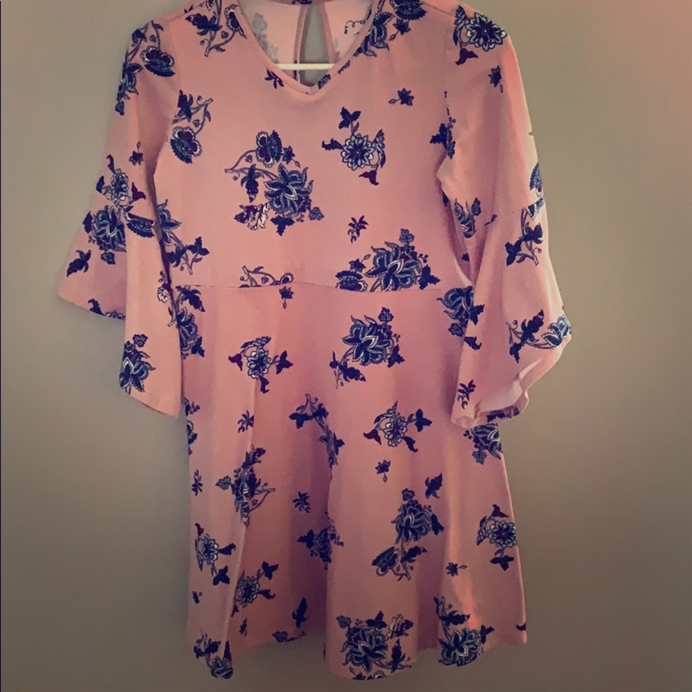 Dress with bell sleeves